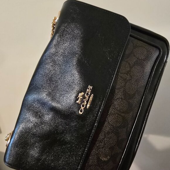 Elodie Crossbody Bag In Signature Canvas - Picture 4 of 6